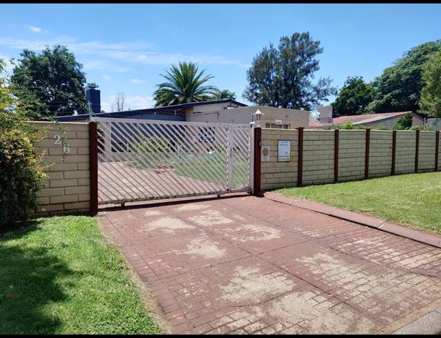 4 BEDROOM HOUSE FOR SALE IN KLIPRIVIER